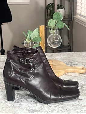 STYLISH FRANCO SARTO FAUX LEATHER ANKLE BOOTS